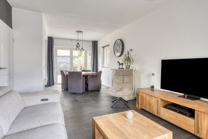 Foto 9 van Bizetstraat 2