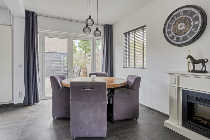 Foto 10 van Bizetstraat 2