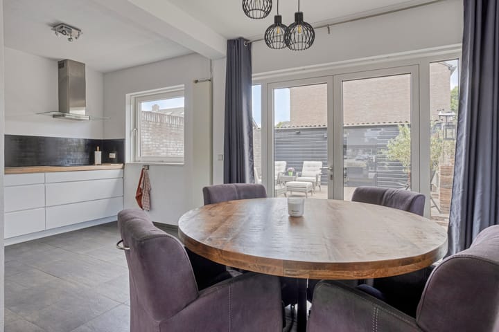 Foto 11 van Bizetstraat 2