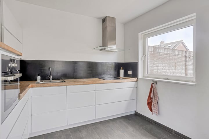 Foto 12 van Bizetstraat 2