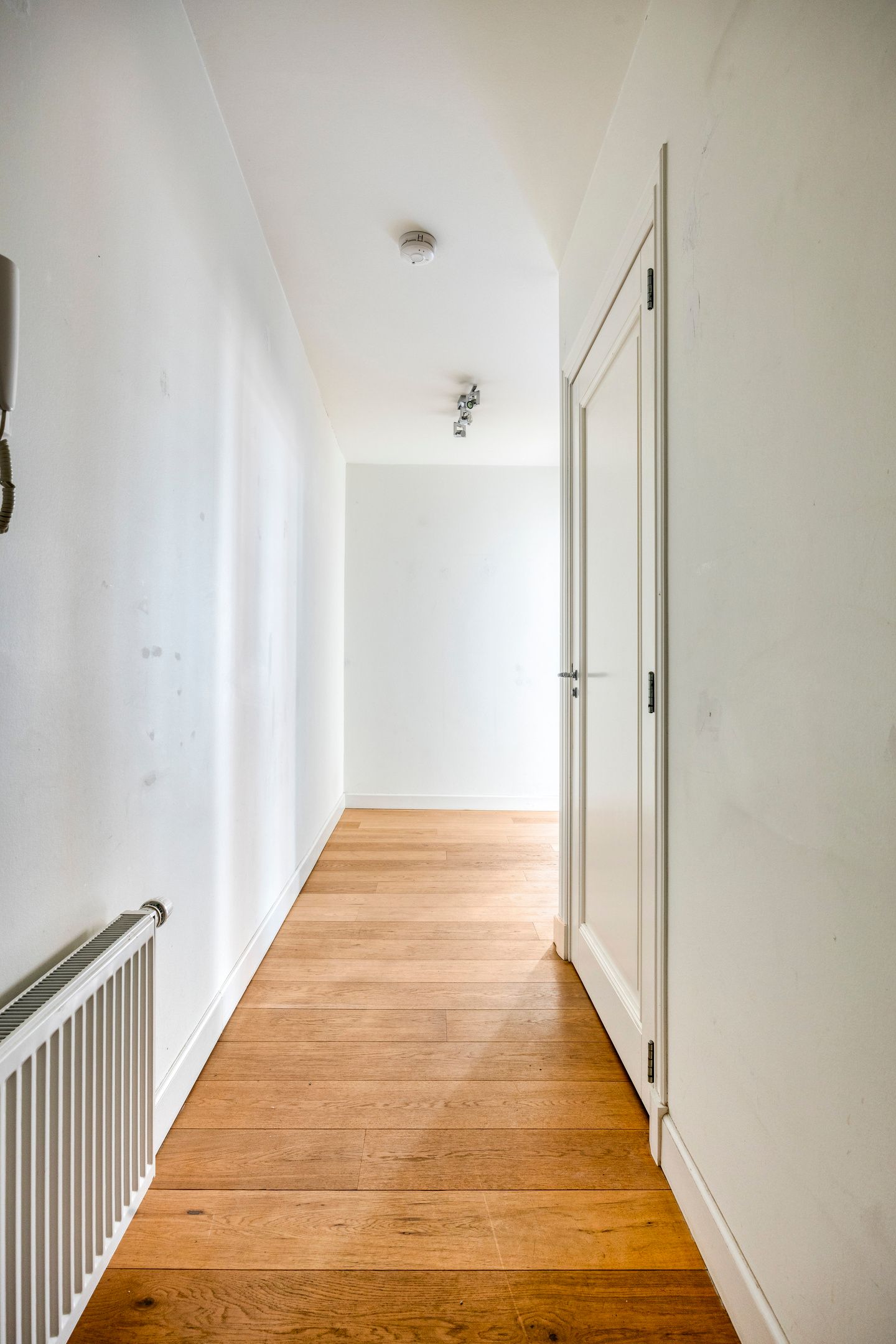 Photo 10 of Noordeinde 87-B