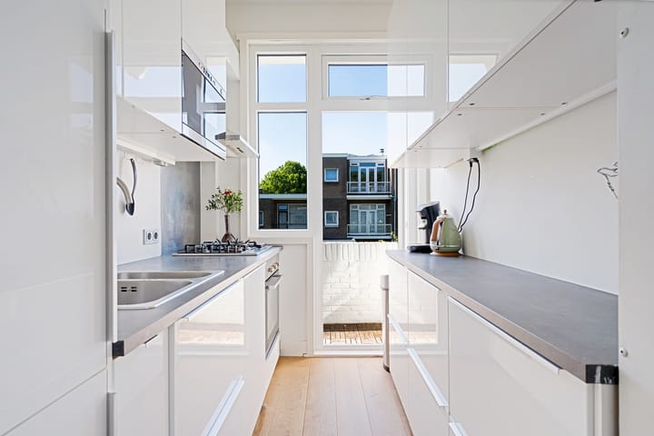 Foto 2 van Caan van Necklaan 236