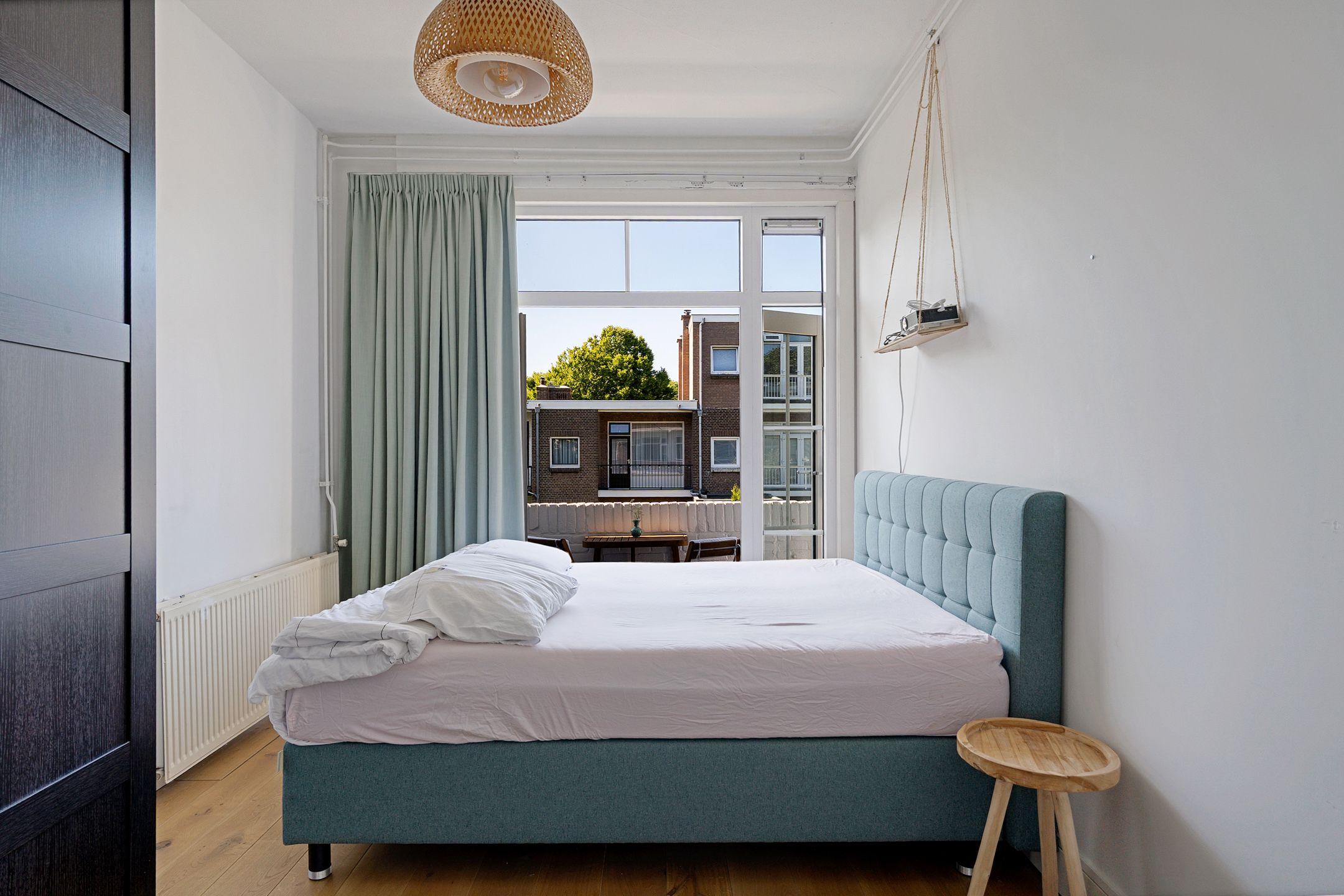 Foto 3 van Caan van Necklaan 236