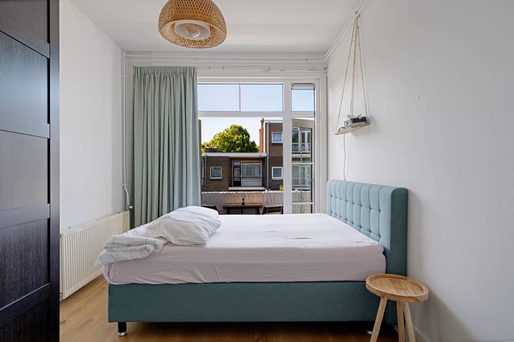 Foto 3 van Caan van Necklaan 236