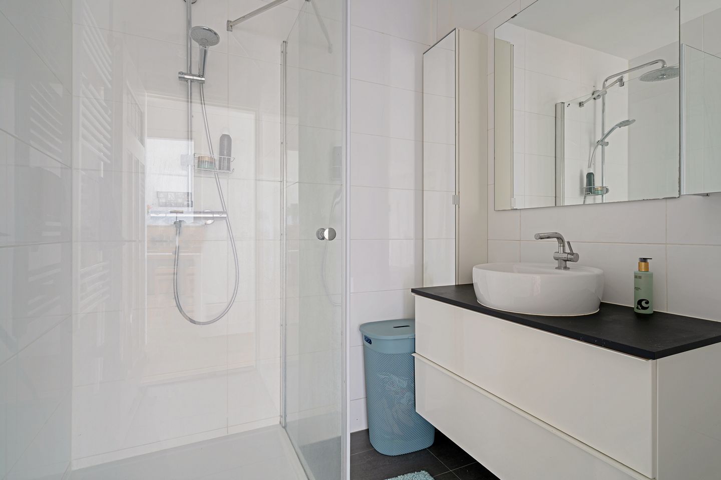 Foto 4 van Caan van Necklaan 236