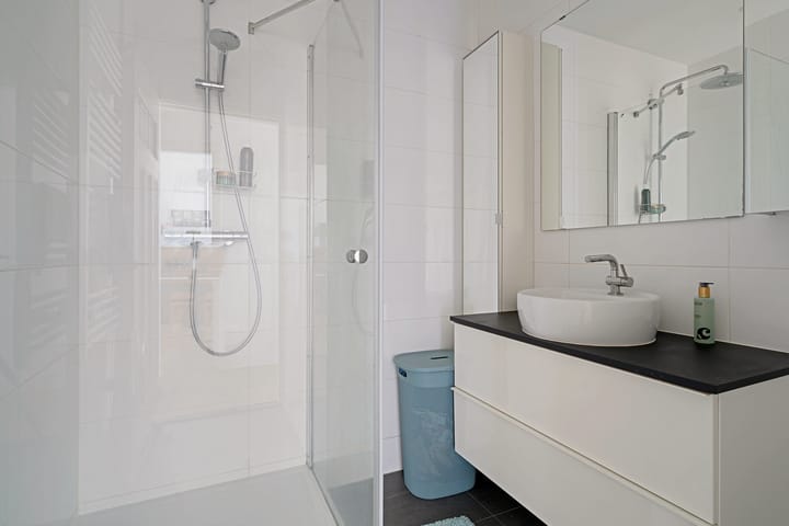 Foto 4 van Caan van Necklaan 236