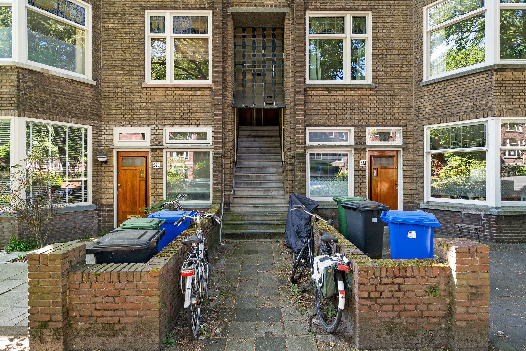 Foto 6 van Caan van Necklaan 236