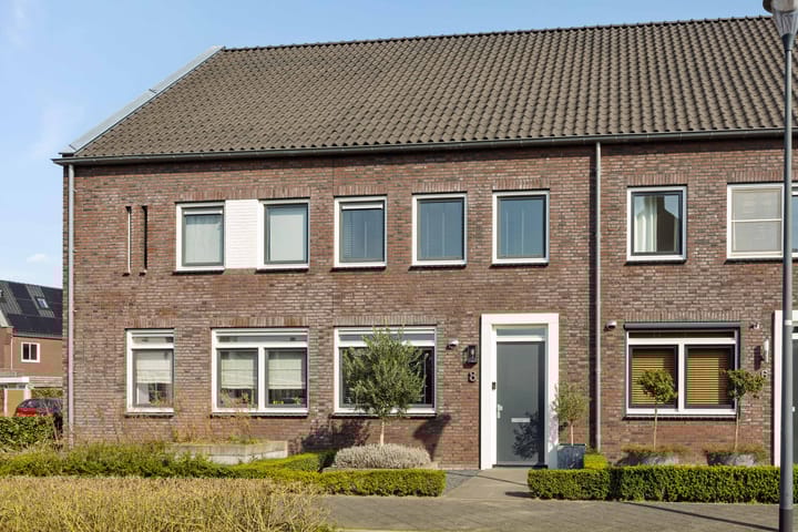 Foto 7 van Merensteinplein 8