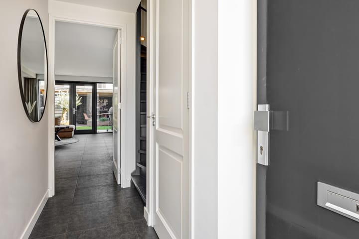 Foto 9 van Merensteinplein 8