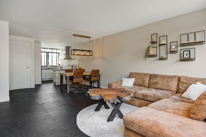 Foto 13 van Merensteinplein 8