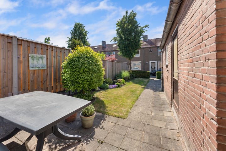 Foto 28 van Margrietweg 5