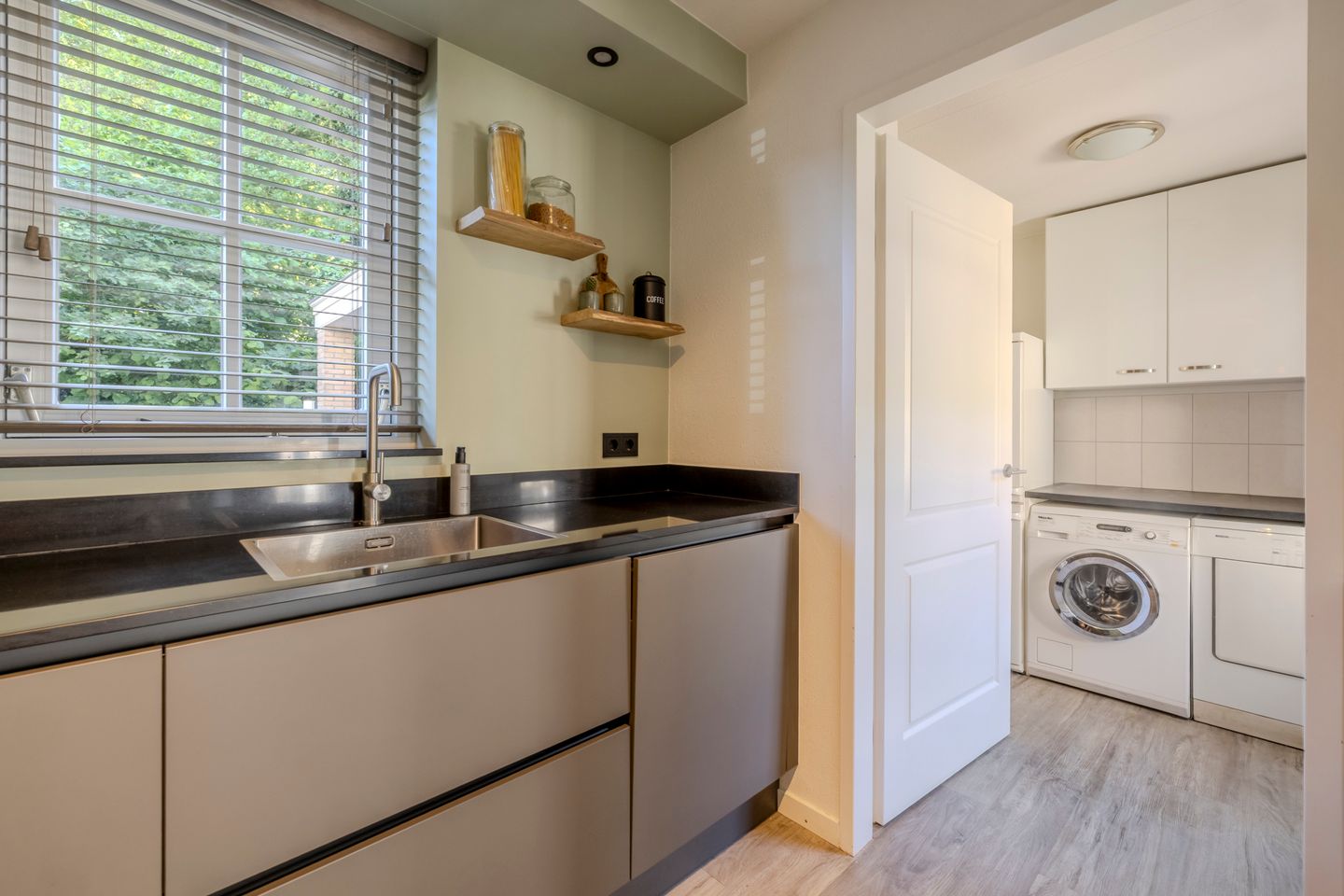 Foto 14 van Oudelaarstraat 2