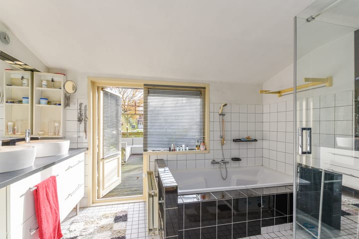 Foto 10 van Prins Hendrikstraat 56