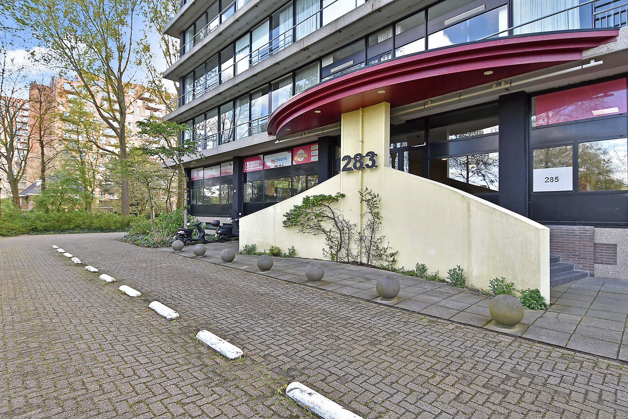 Foto 3 van Sir Winston Churchillln 283-F039