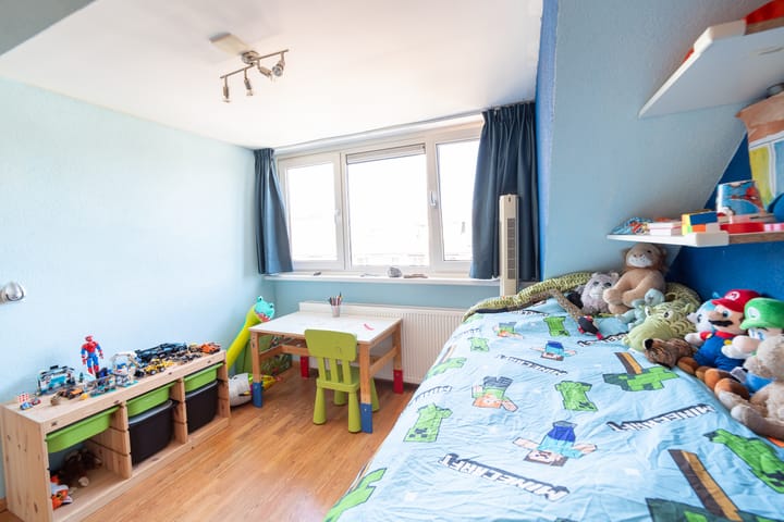 Photo 40 of Pauwoog 11