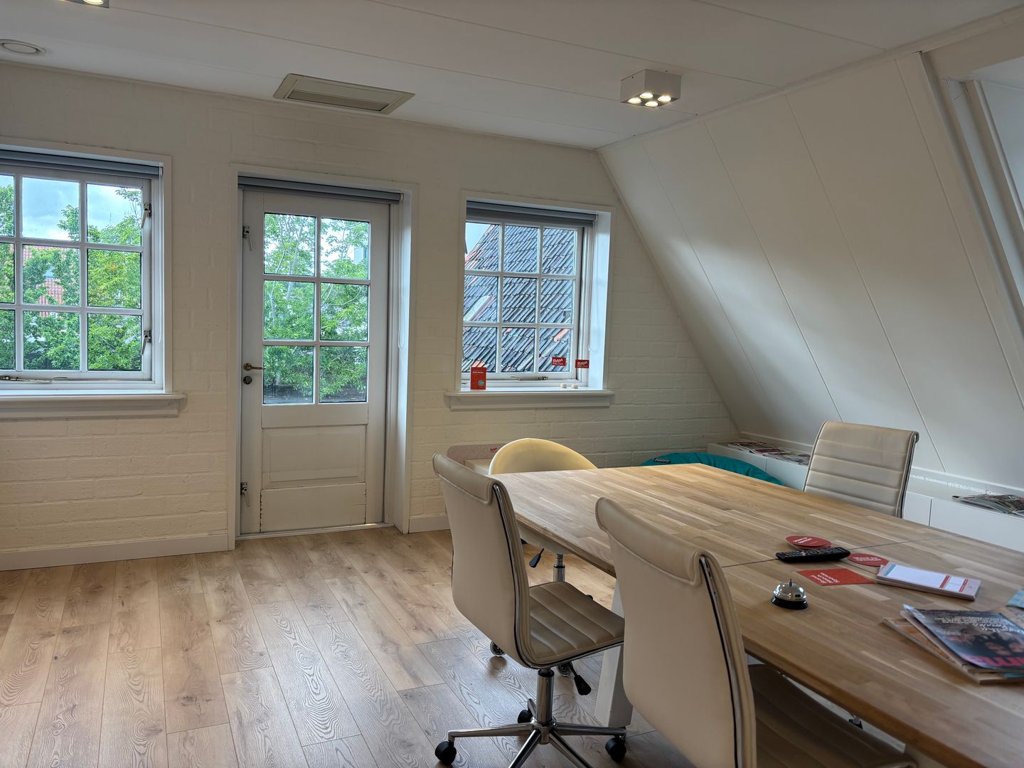 View photo 2 of Noordeinde 16