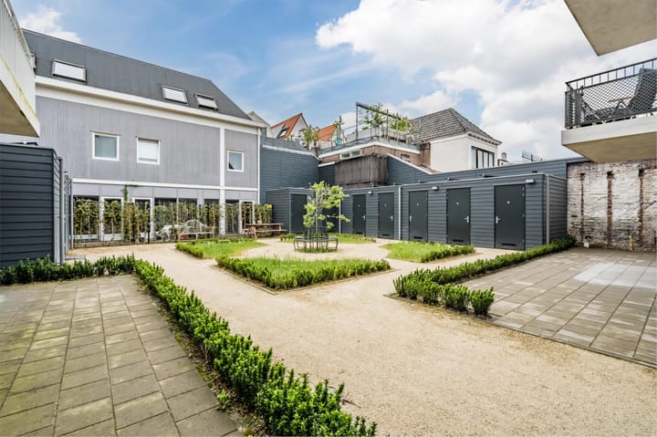 Foto 49 van West Havenstraat 8-A