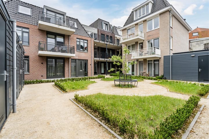 Foto 51 van West Havenstraat 8-A