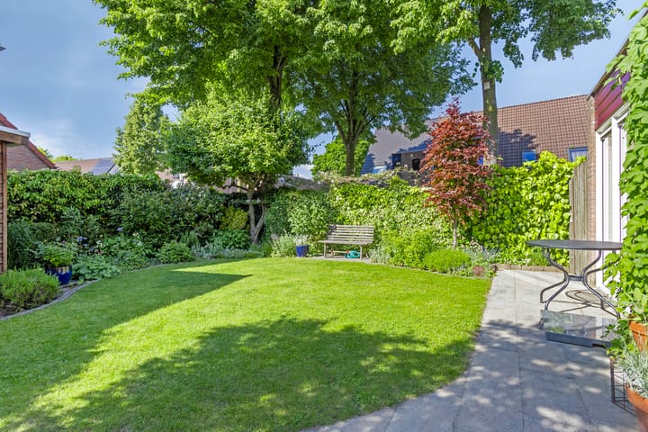 Photo 32 of Koolzaadveld 2