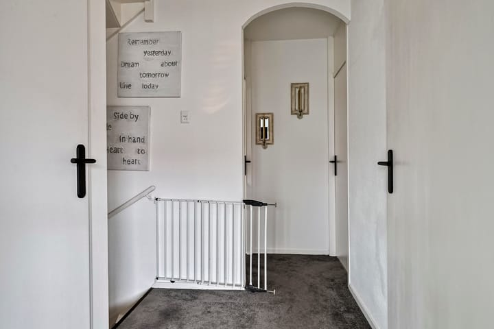 Foto 15 van Van Linschotenstraat 19