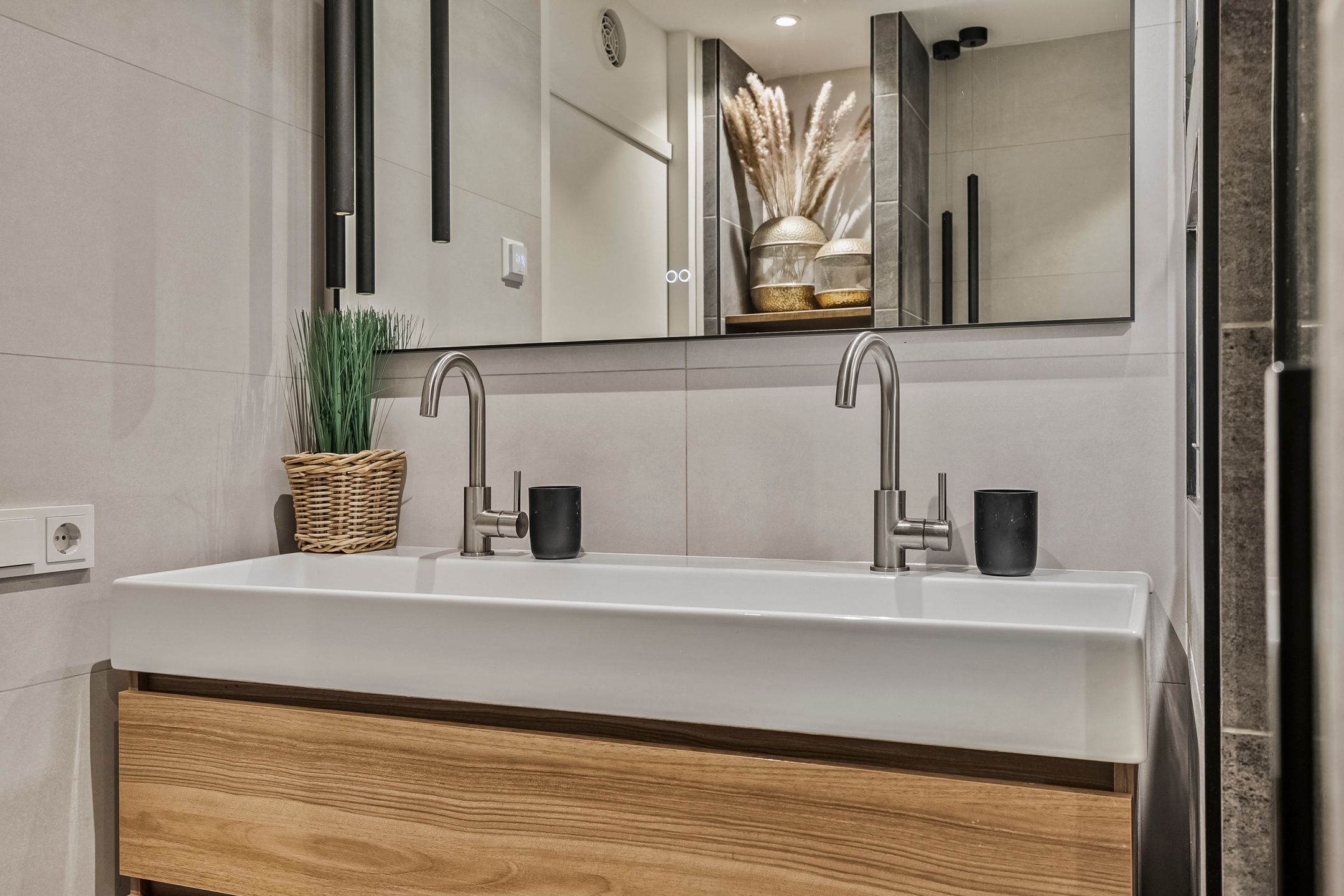 Foto 21 van Van Linschotenstraat 19