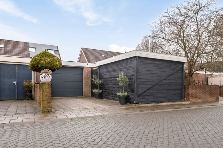 Foto 34 van Van Linschotenstraat 19