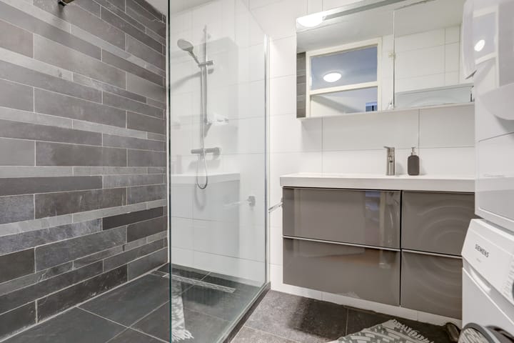 Foto 23 van van Diemerbroeckstraat 139