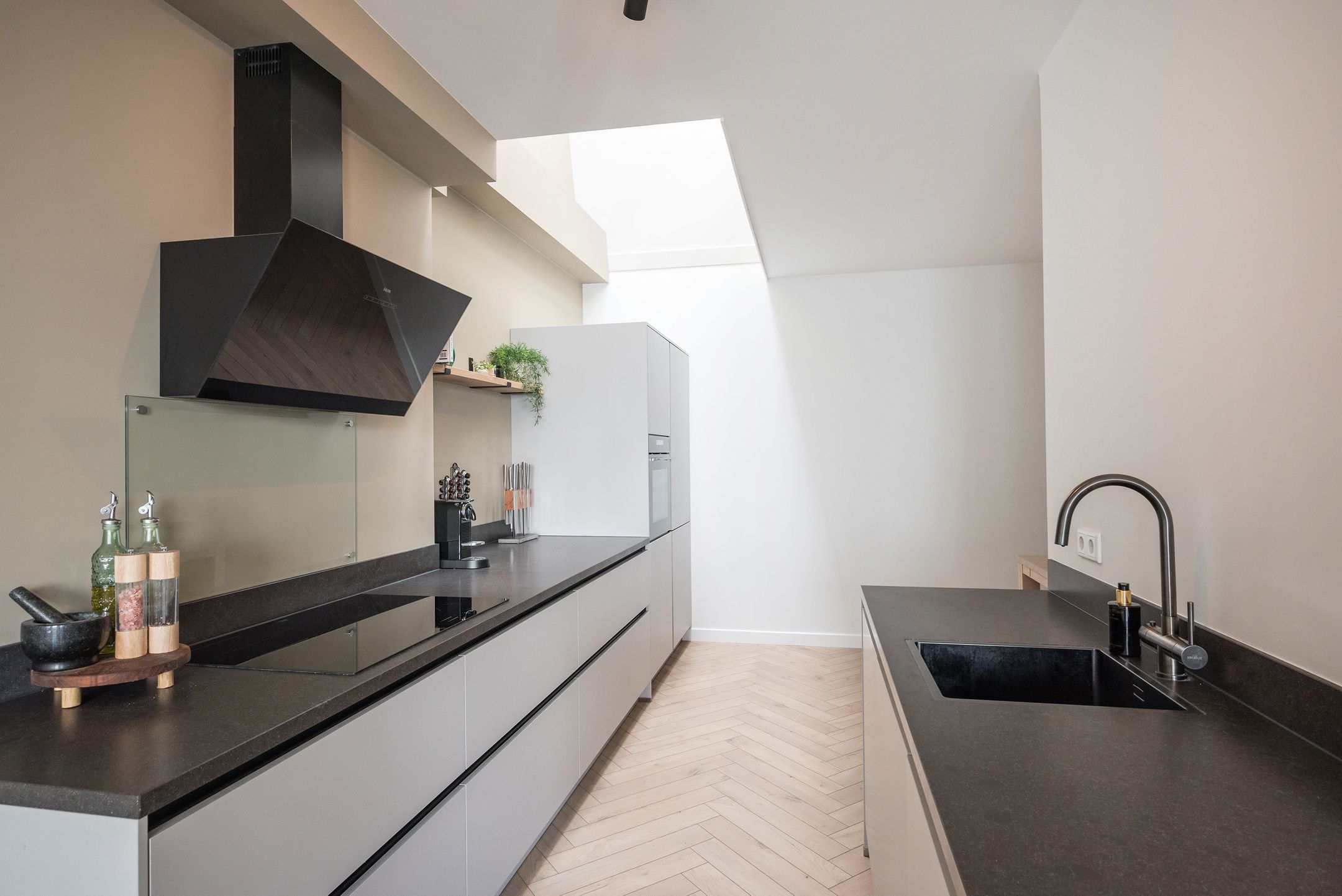 Foto 9 van Parallelweg 101-G