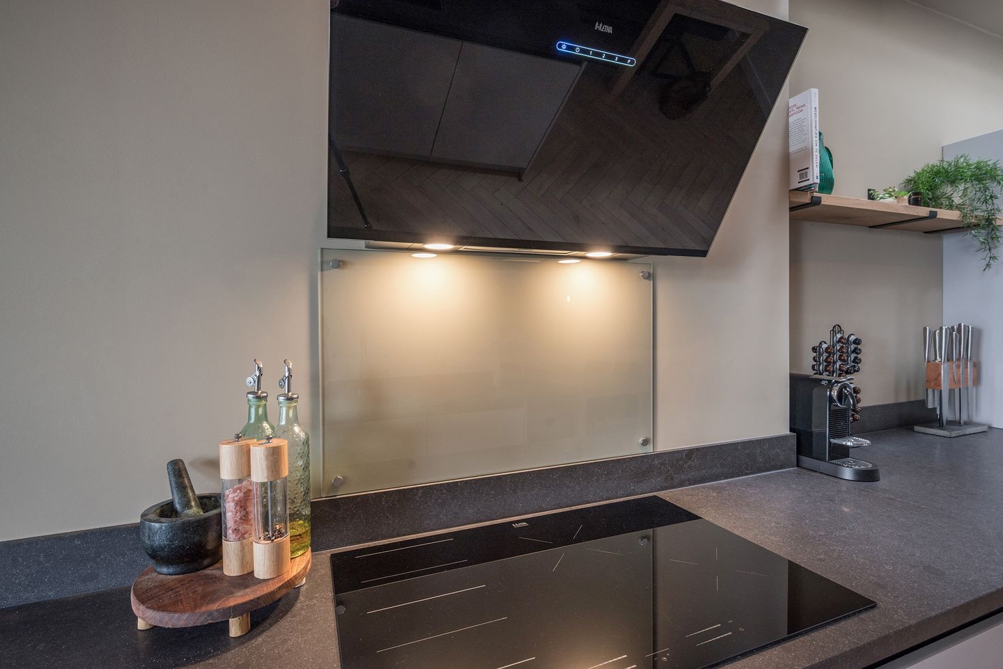 Foto 14 van Parallelweg 101-G