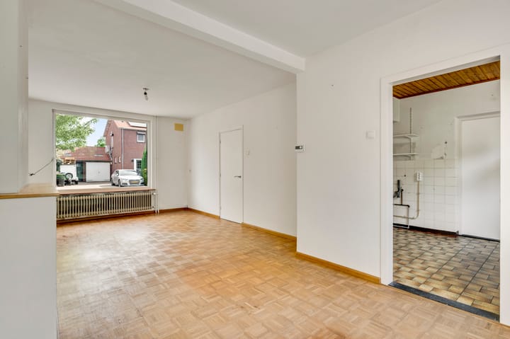 Foto 10 van Esdoornlaan 9