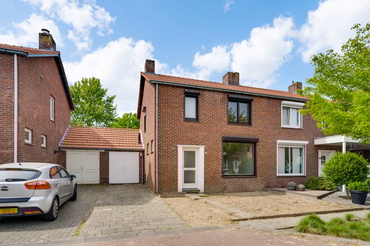 Foto 1 van Esdoornlaan 9