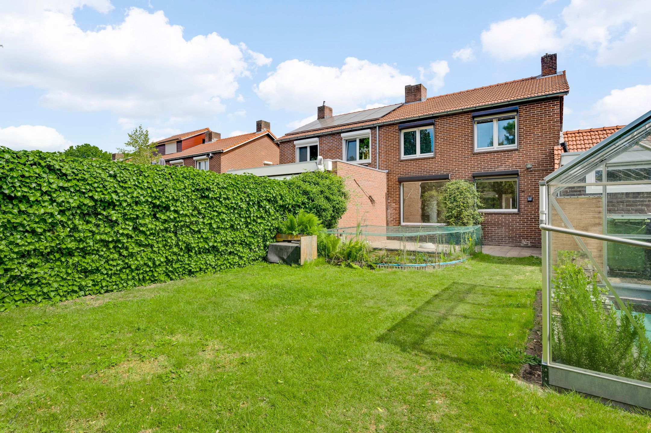 Foto 30 van Esdoornlaan 9