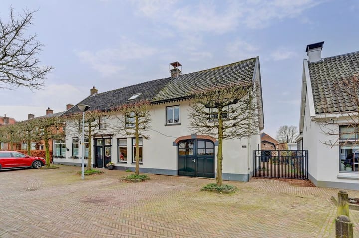 Foto 48 van Plein 10