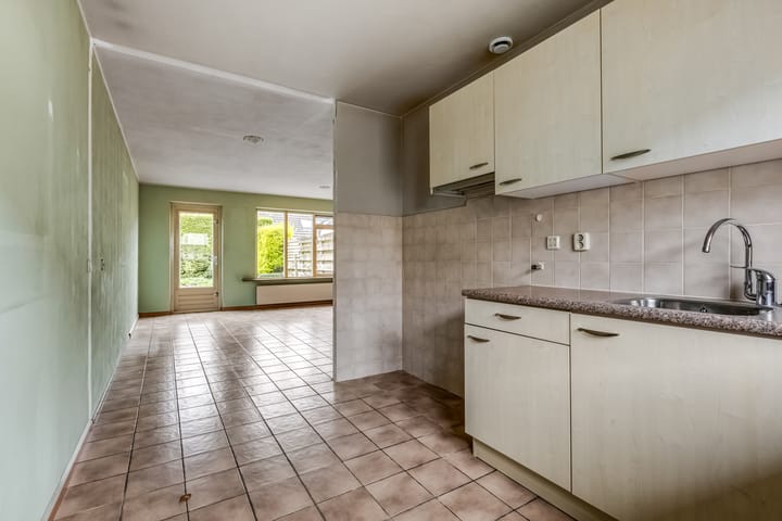 Foto 7 van Van Miereveltstraat 13