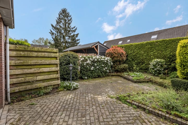 Foto 22 van Van Miereveltstraat 13