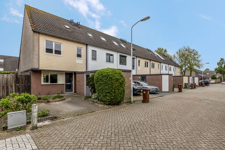 Foto 27 van Van Miereveltstraat 13