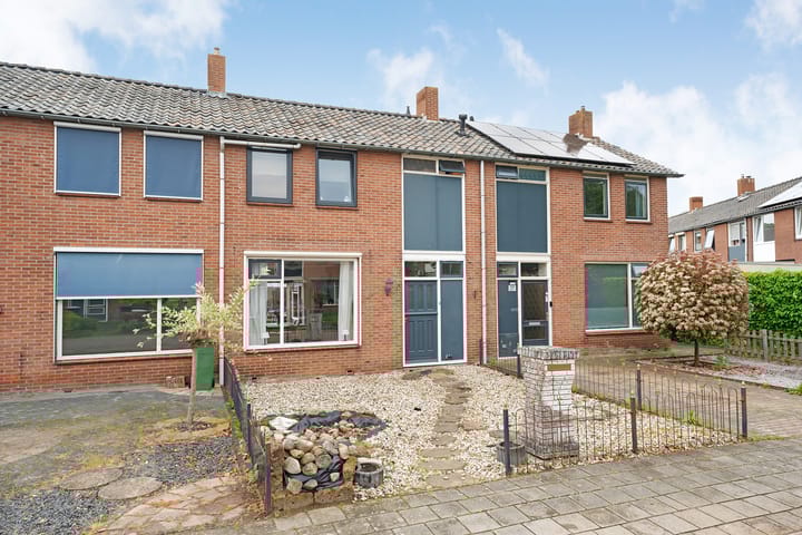 Foto 4 van van Limburg Stirumstraat 25