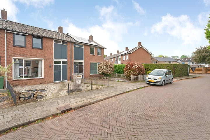 Foto 5 van van Limburg Stirumstraat 25