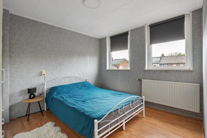 Foto 21 van van Limburg Stirumstraat 25