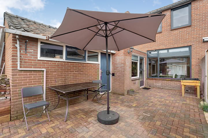 Foto 30 van van Limburg Stirumstraat 25