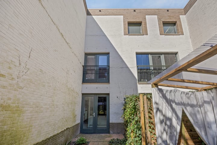 Foto 25 van Medinastraat 11