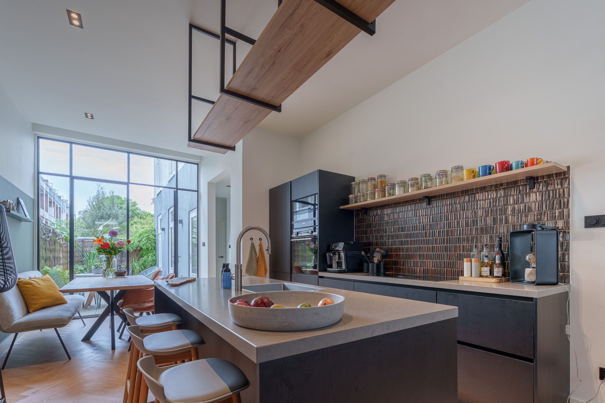 Foto 9 van Rijklof van Goensstraat 48