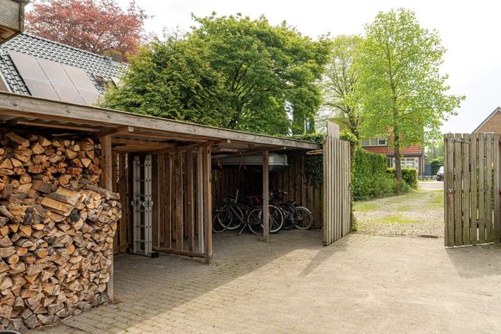 Foto 38 van Aengwirderweg 297