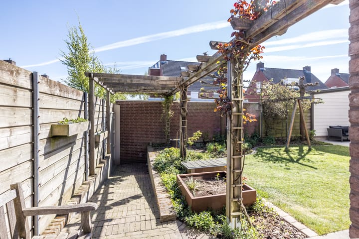 Foto 37 van Laathovenlaan 6