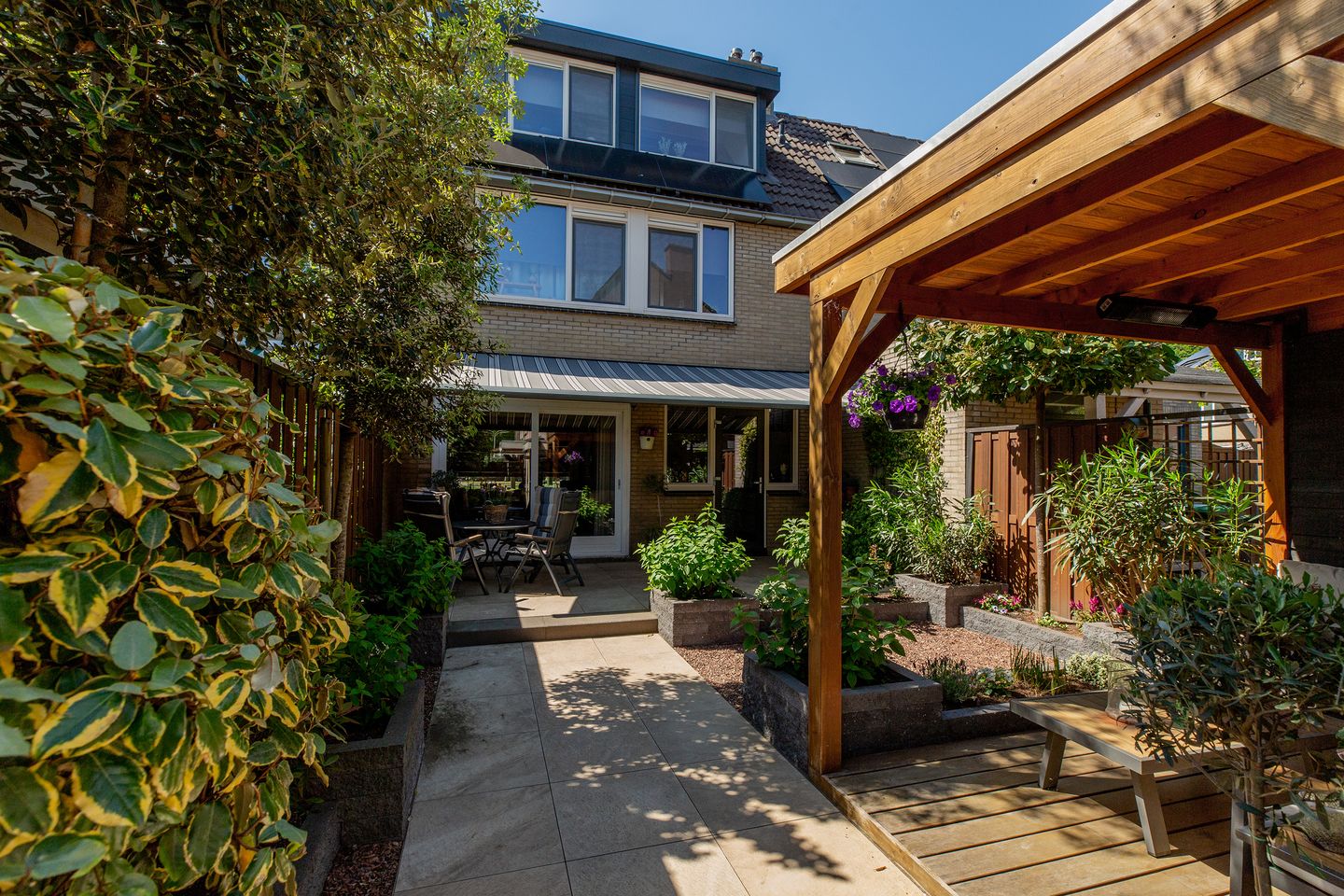 Foto 50 van Botter 43