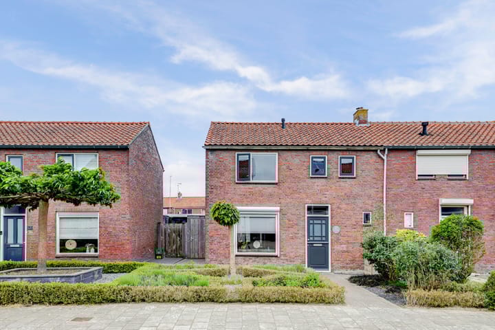 Photo 1 of Esdoornstraat 27