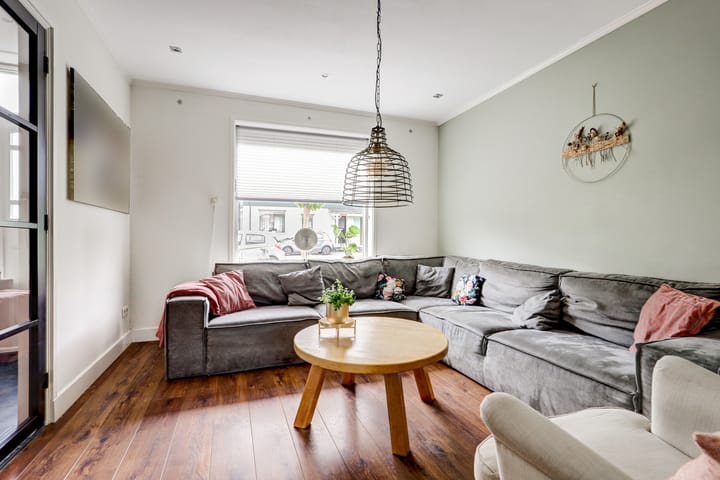 Photo 6 of Esdoornstraat 27