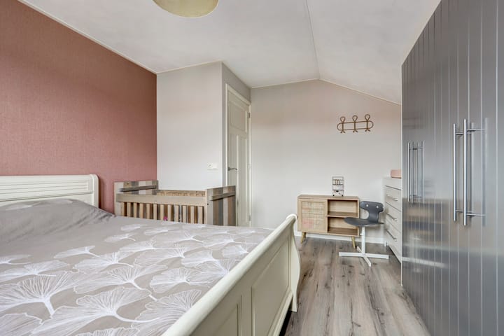 Photo 16 of Esdoornstraat 27