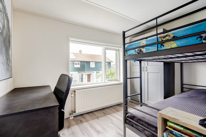 Photo 21 of Esdoornstraat 27