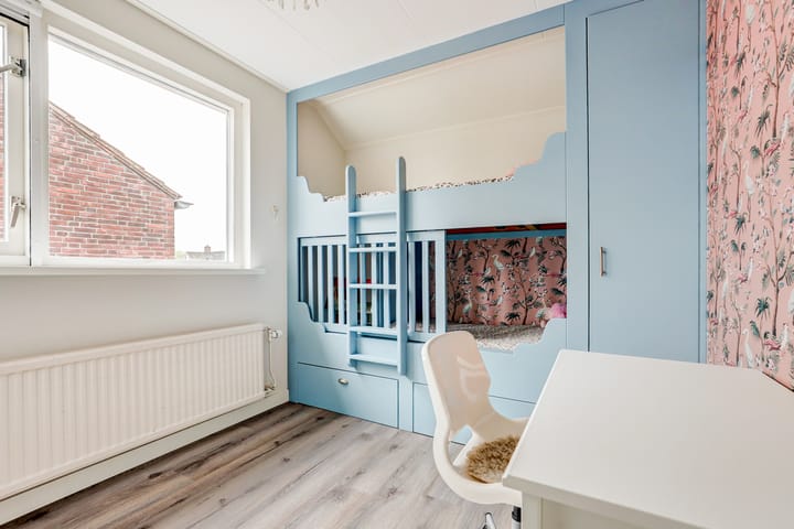 Photo 24 of Esdoornstraat 27